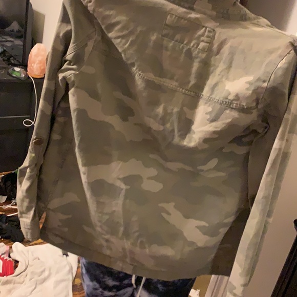 camp styled over jacket - Picture 3 of 3